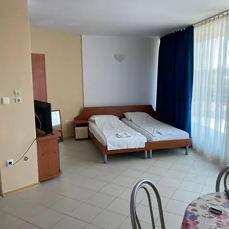 Apartament голямо и просторно студио