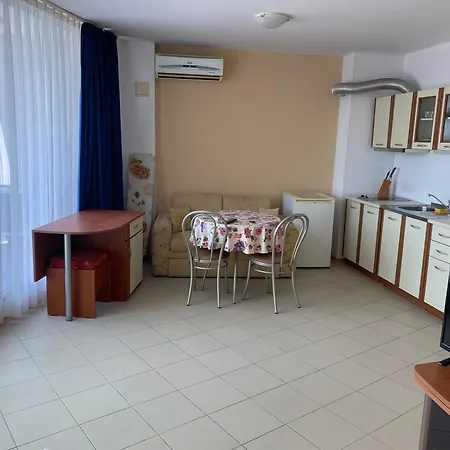 Apartamento голямо и просторно студио Sunny Beach